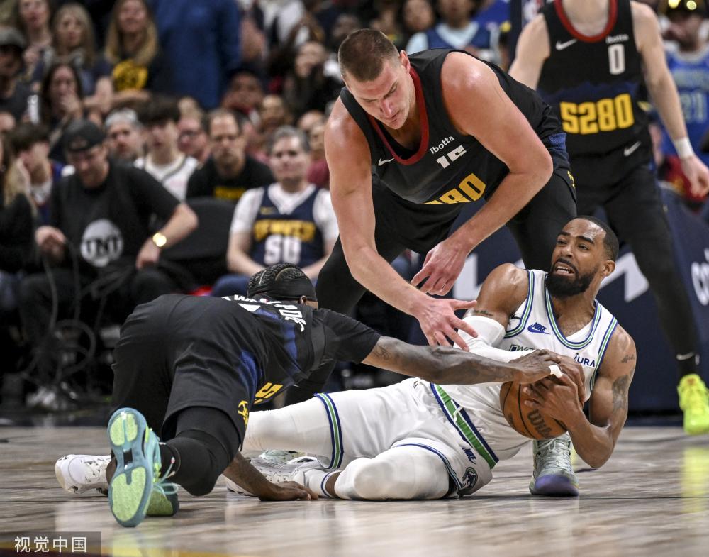 亚和维尼修 亚和维尼修