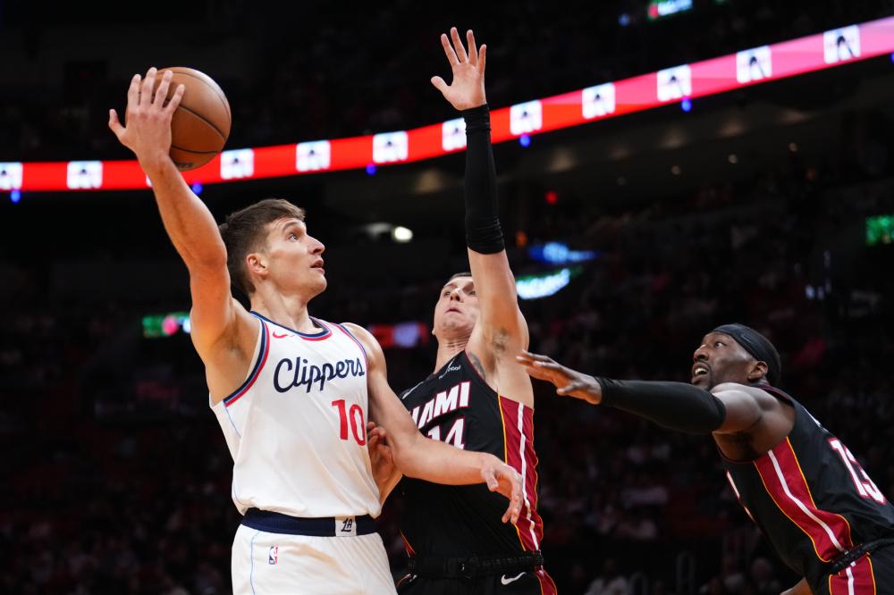 赛事中击败 赛事中击败