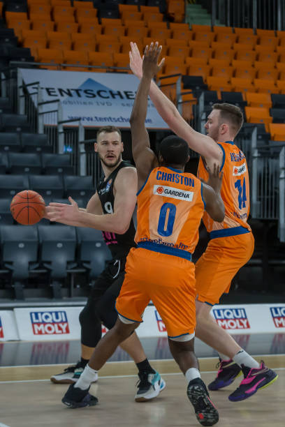 势变得愈发 势变得愈发